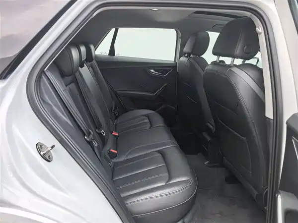 Audi Q2L 2023