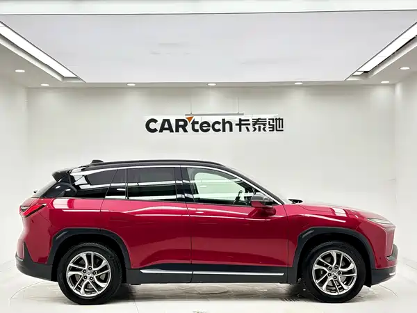 NIO ES6 2020