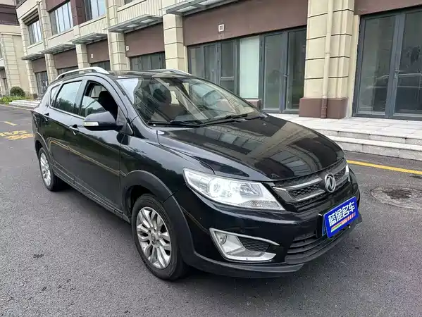 Dongfeng Fengshen AX3 2016