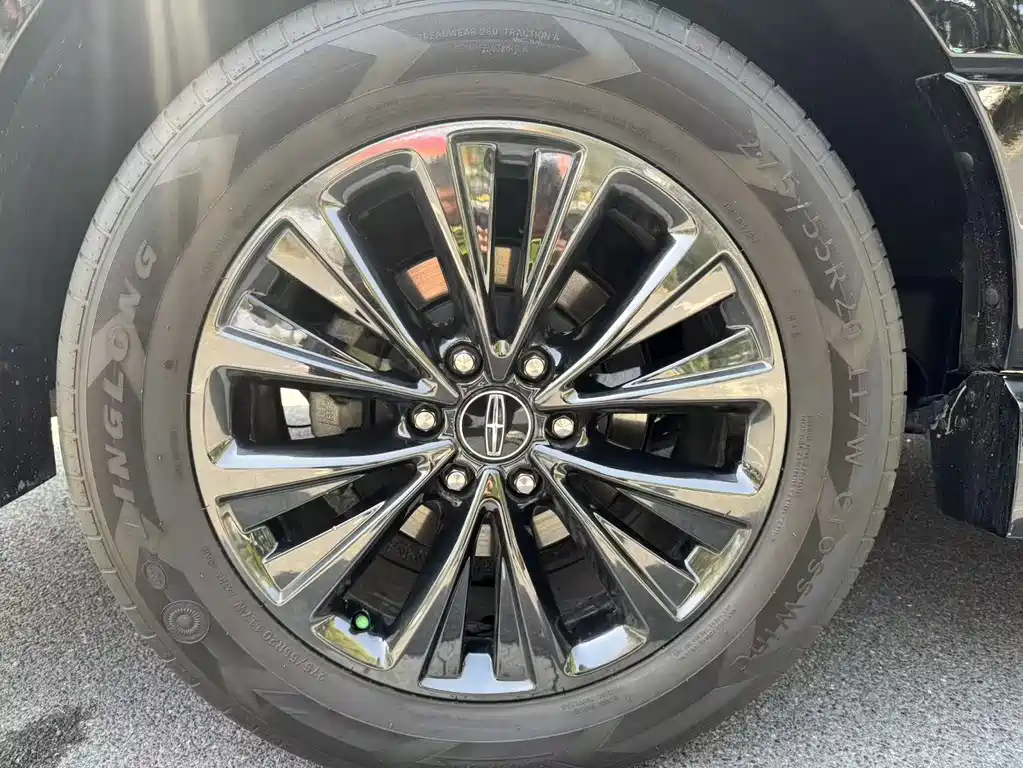 Lincoln Navigator 2018 — фото 20