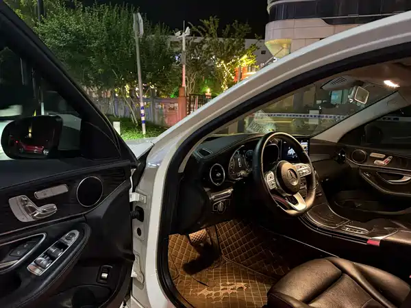 Mercedes-Benz C-Class 2020