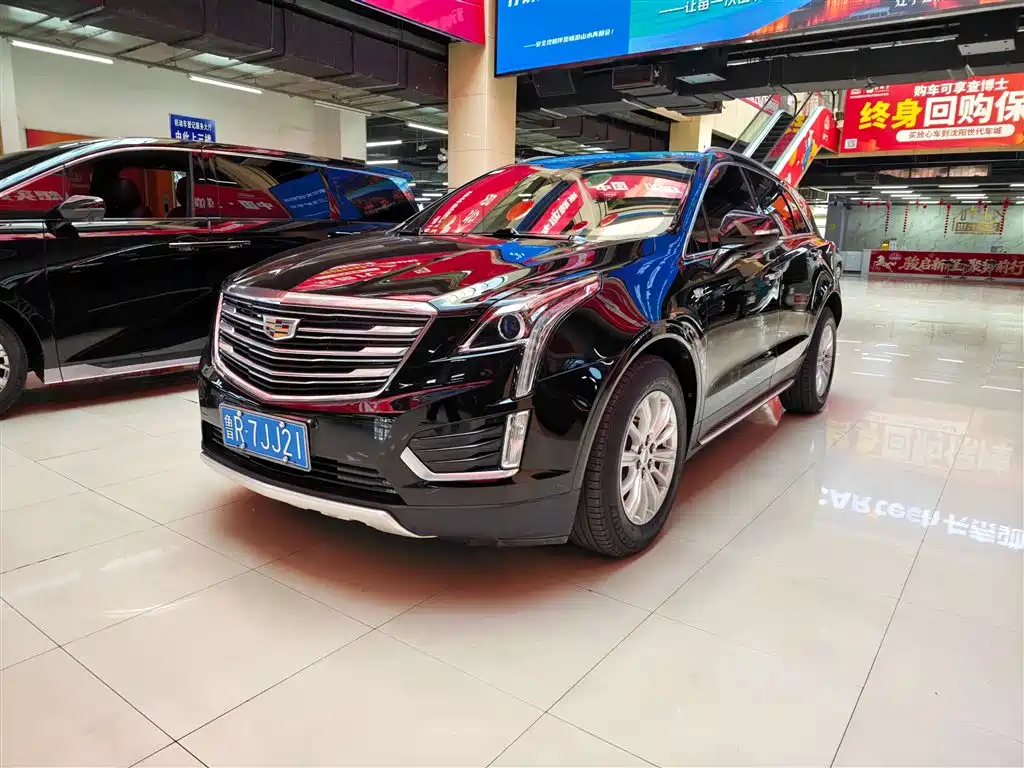 Cadillac XT5 2018 — фото 1