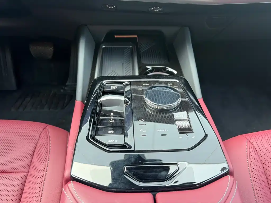 BMW i5 2025 — фото 11