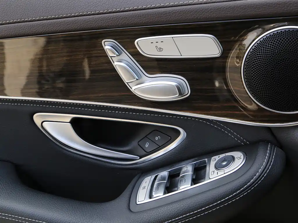 Mercedes-Benz GLC 2018 — фото 13