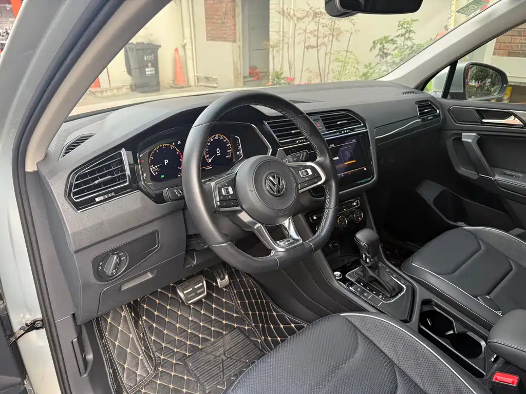 Volkswagen Tiguan L 2019 — фото 16