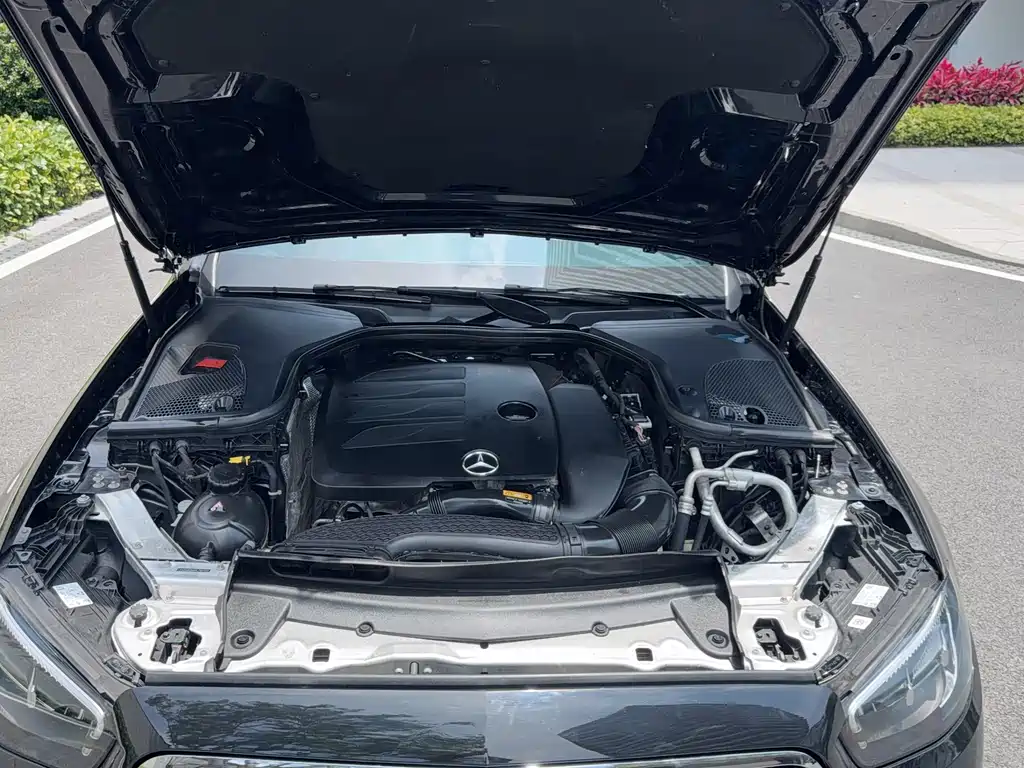 Mercedes-Benz E-Class 2022 — фото 10