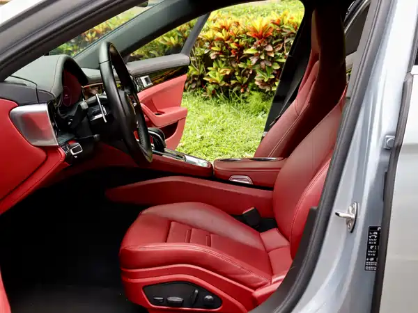 Porsche Panamera 2022