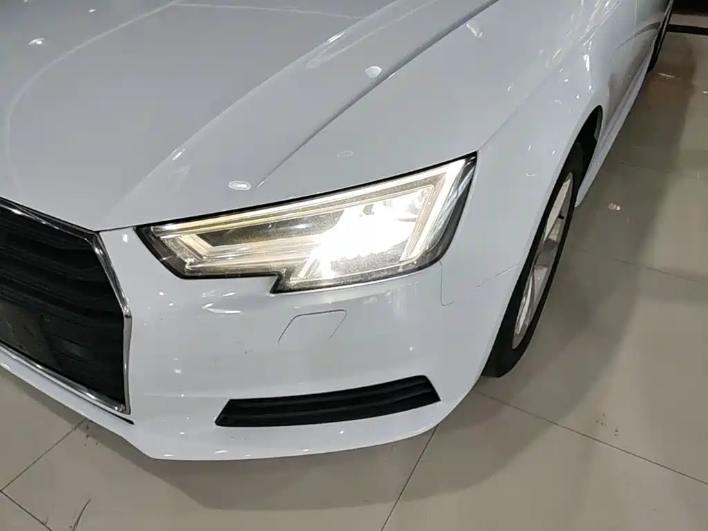 Audi A4L 2017 — фото 24