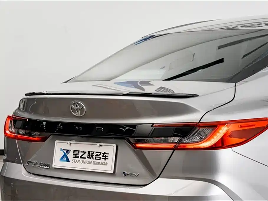 Toyota Camry 2025 — фото 9