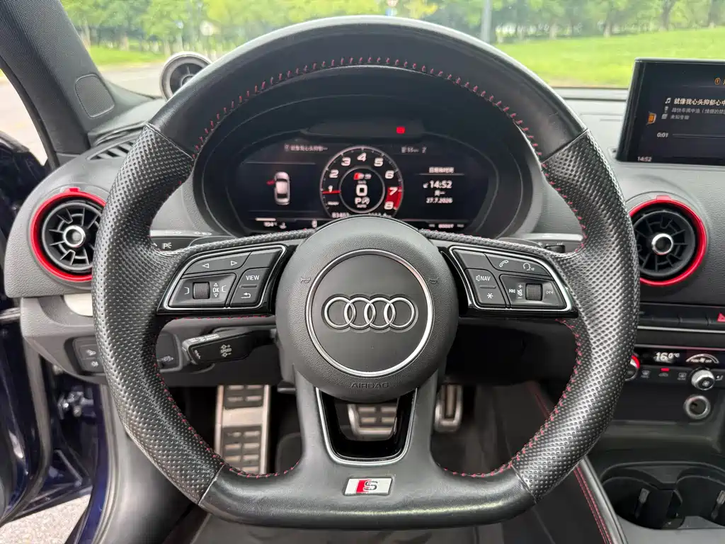 Audi S3 2019 — фото 13