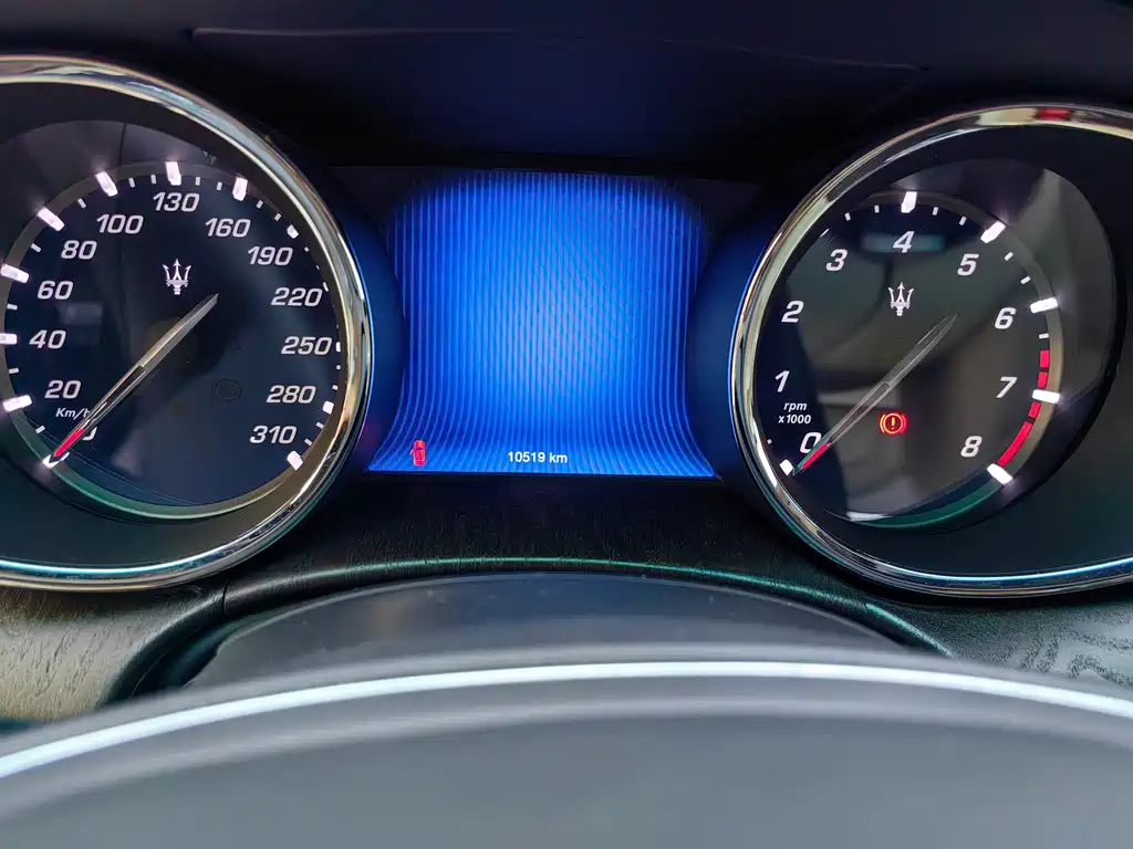 Maserati Quattroporte 2015 — фото 10