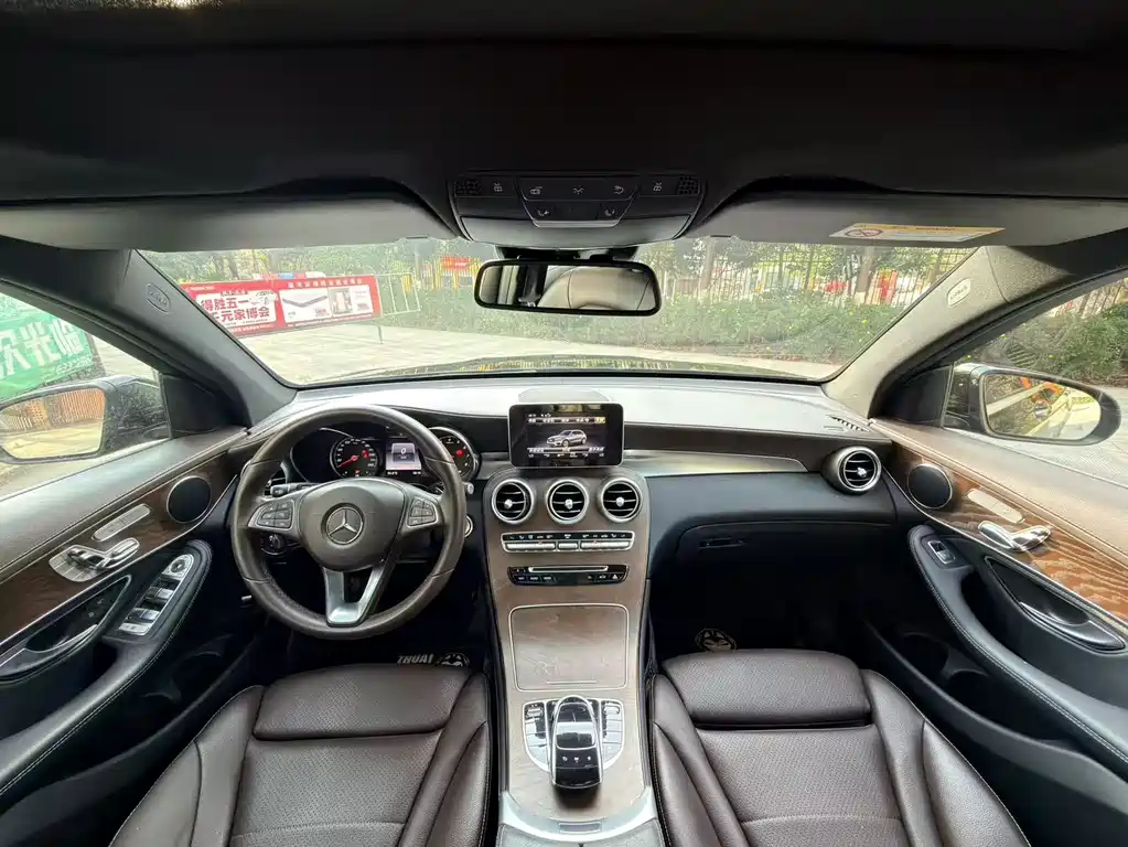 Mercedes-Benz GLC 2018 — фото 14