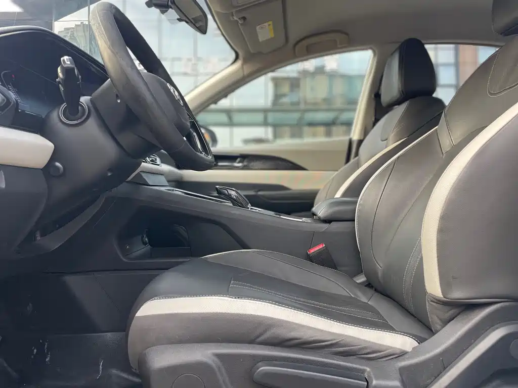 Dongfeng E70 2021