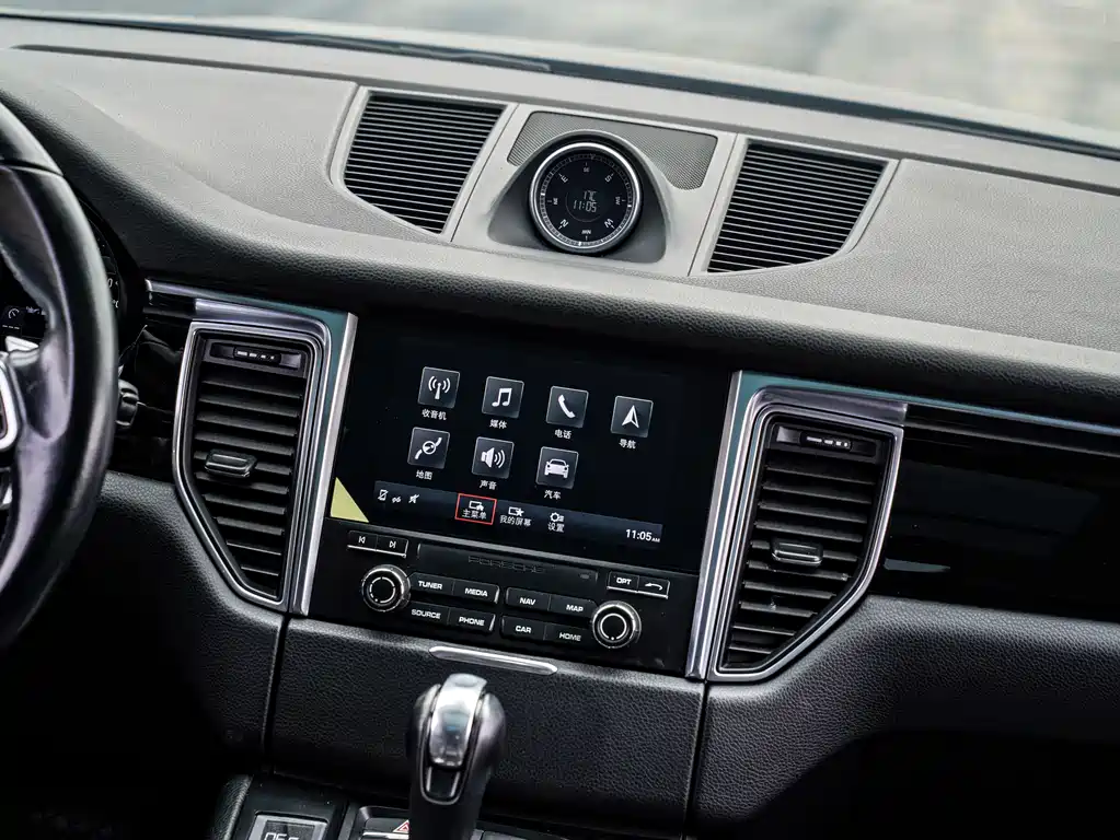 Porsche Macan 2017 — фото 21