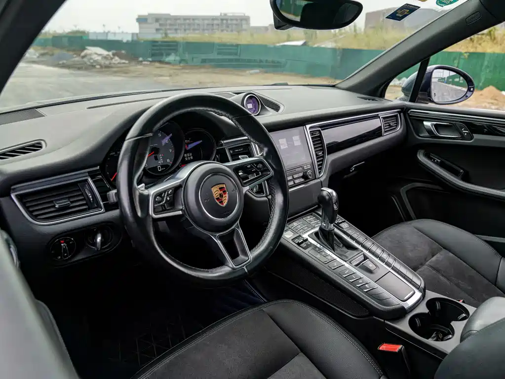Porsche Macan 2017 — фото 17