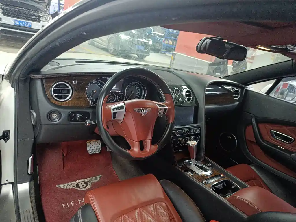 Bentley Continental 2012 — фото 6