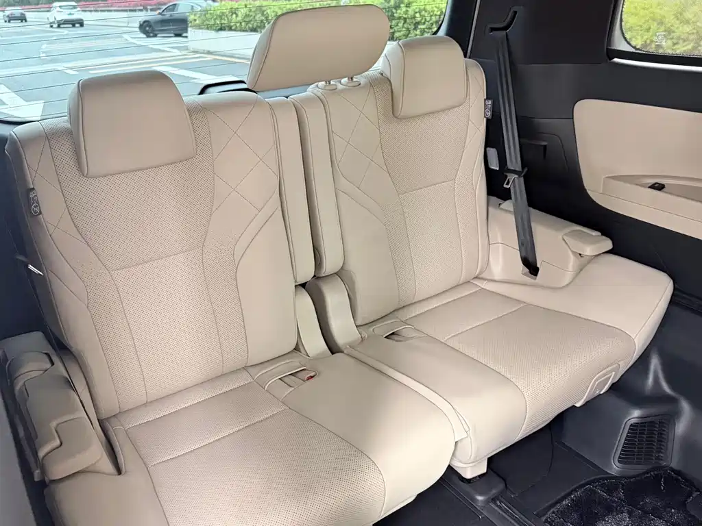 Toyota Alphard 2023 — фото 9