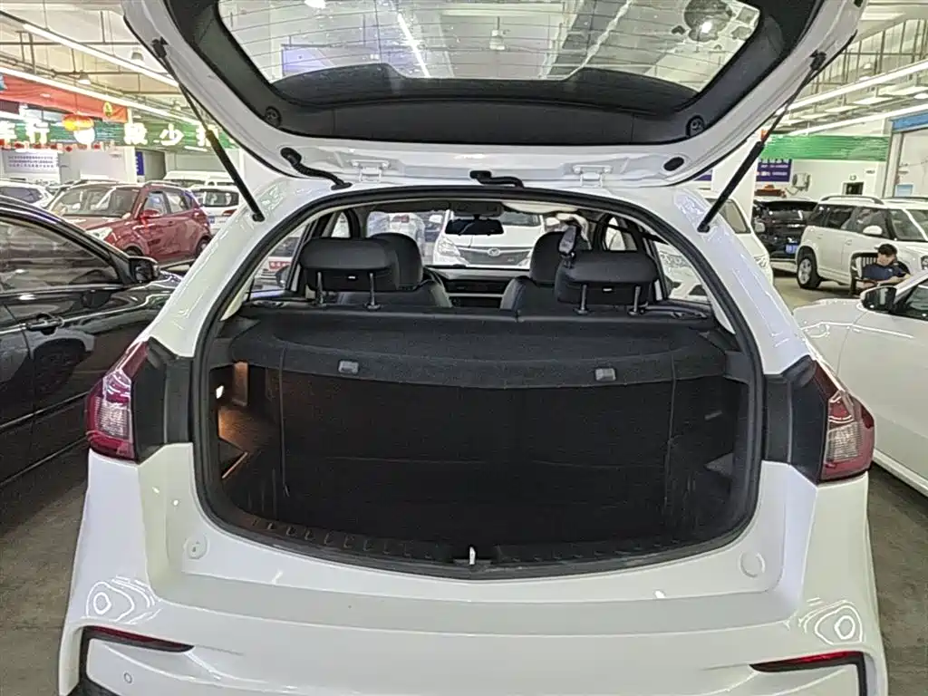Geely Vision X3 2020 — фото 18