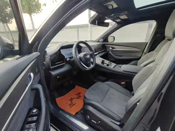 Geely Xingyue L 2025