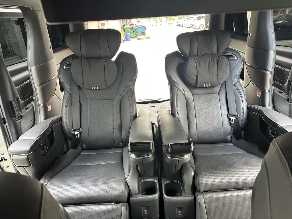 Toyota Vellfire 2026 — фото 10