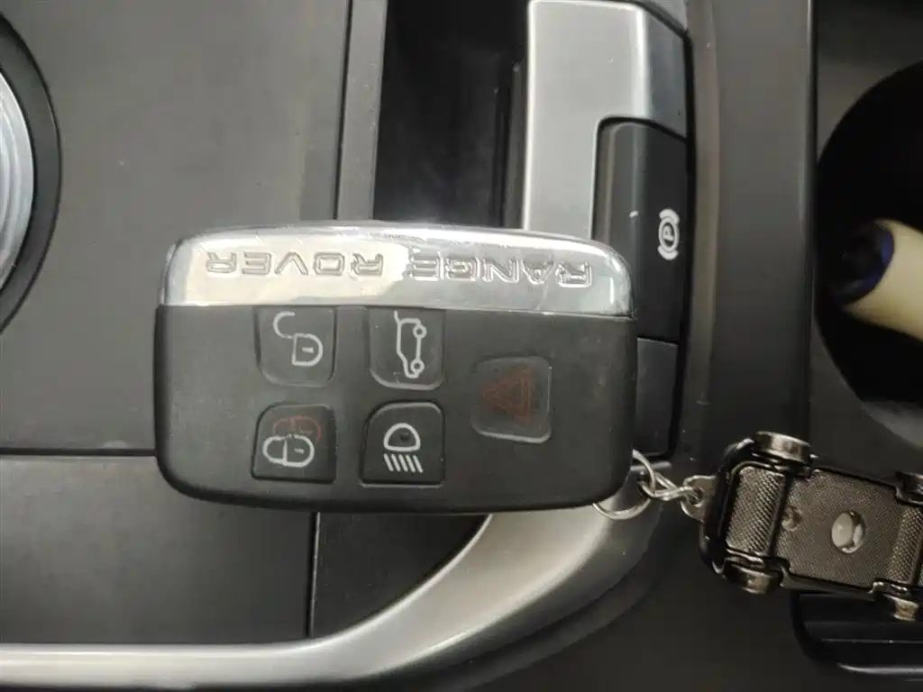 Land Rover Discovery Sport 2016 — фото 9