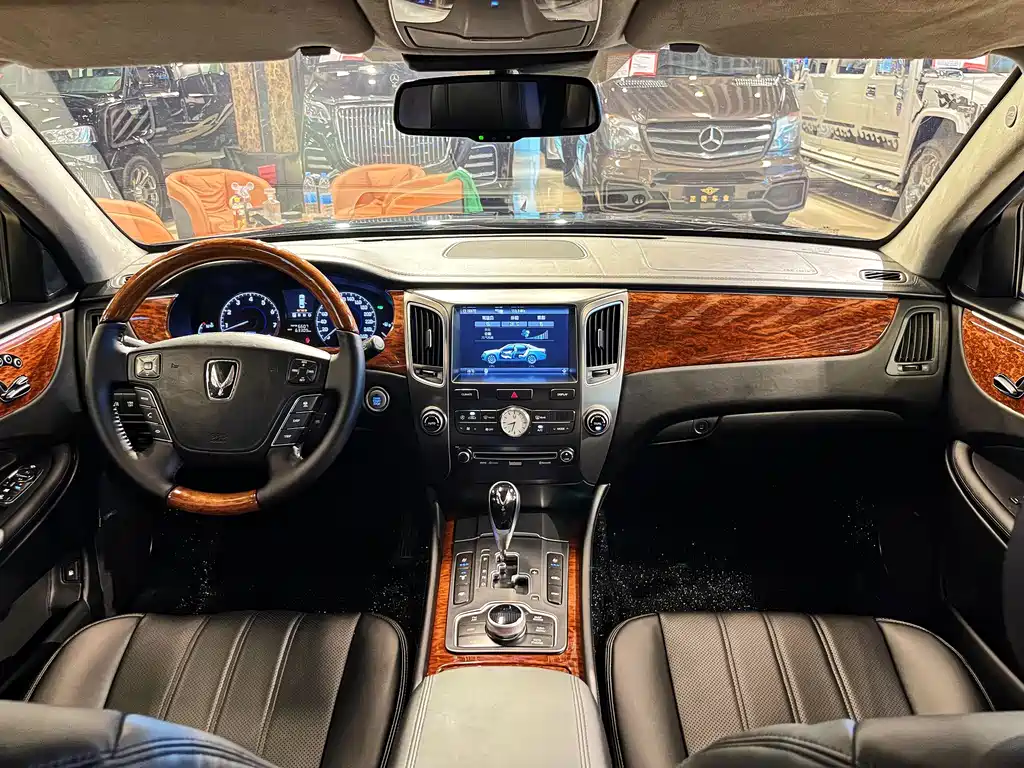 Hyundai Equus 2013 — фото 24
