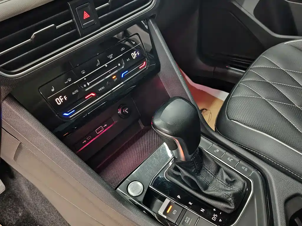 Volkswagen Tiguan L 2022 — фото 12