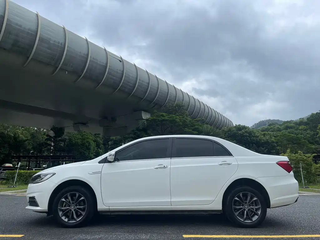 BYD Qin NEV 2020 — фото 4
