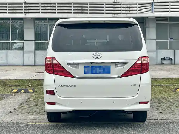 Toyota Alphard 2011