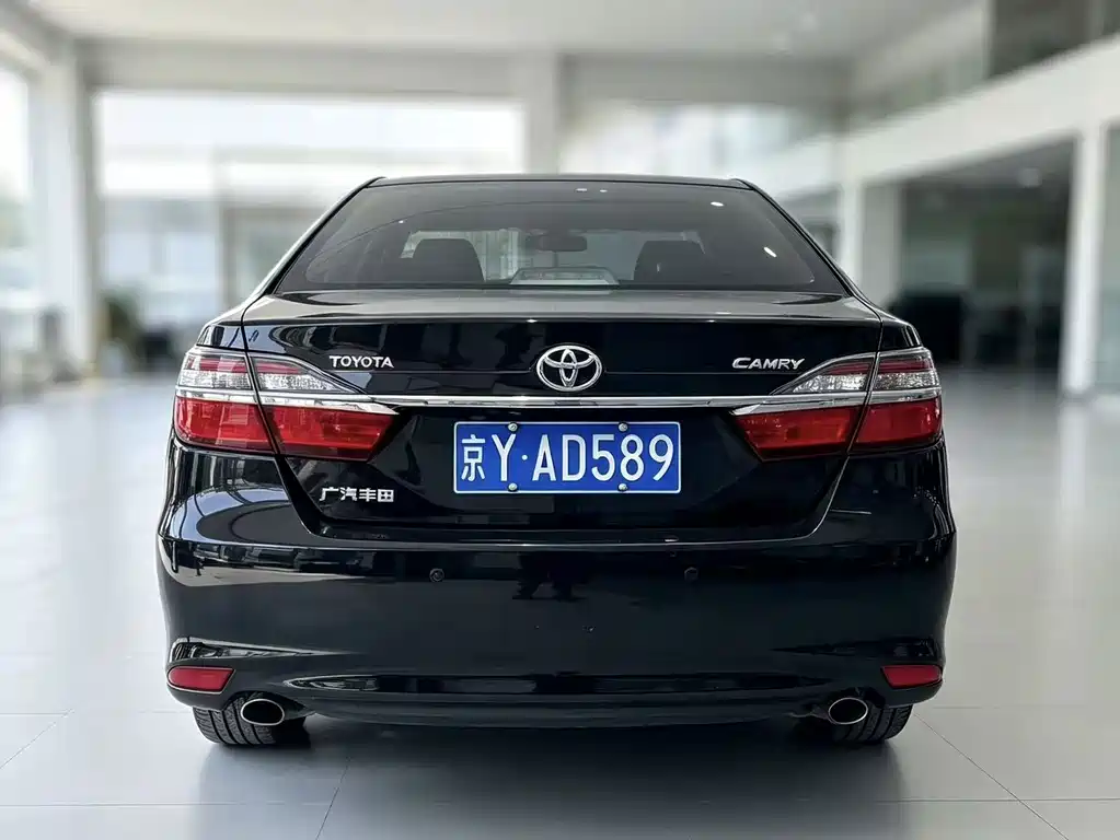 Toyota Camry 2016 — фото 4