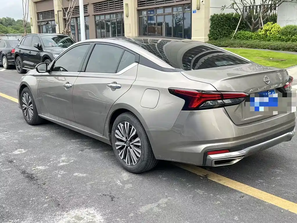 Nissan Teana 2023