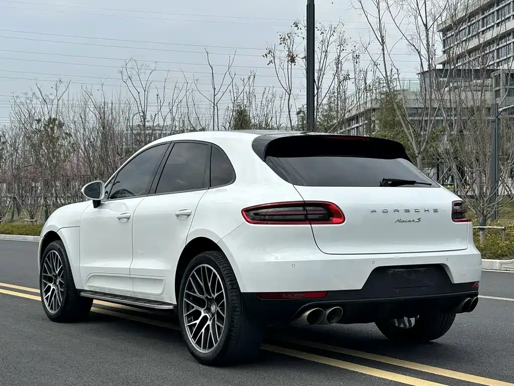 Porsche Macan 2016 — фото 9