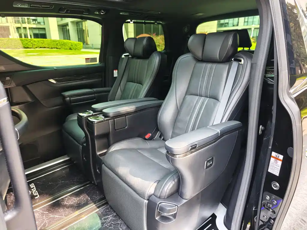 Lexus LM 2020 — фото 17