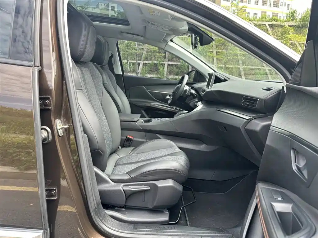 Peugeot 5008 2017 — фото 13