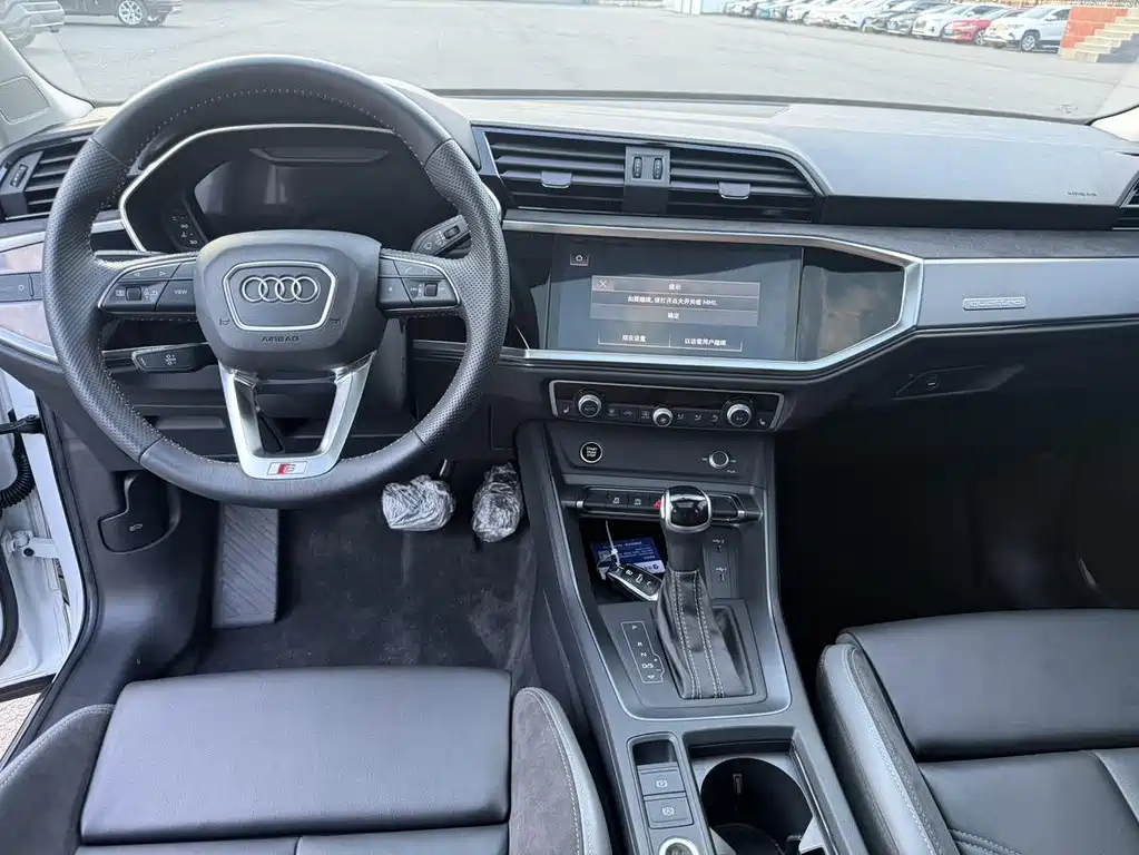 Audi Q3 Sportback 2022 — фото 10