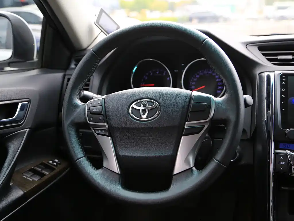 Toyota Reiz 2016 — фото 5