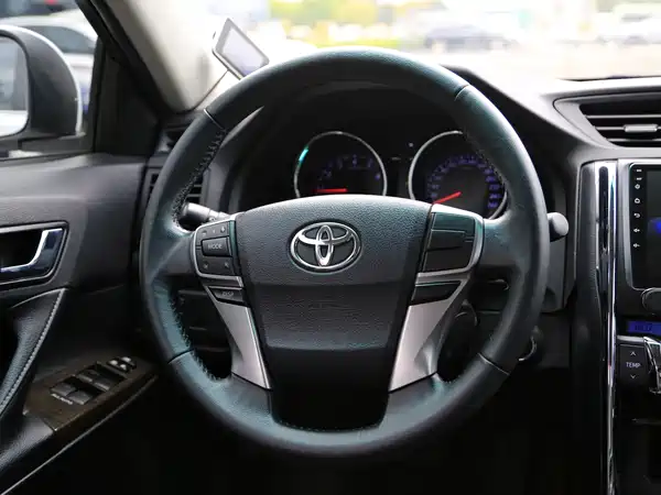 Toyota Reiz 2016