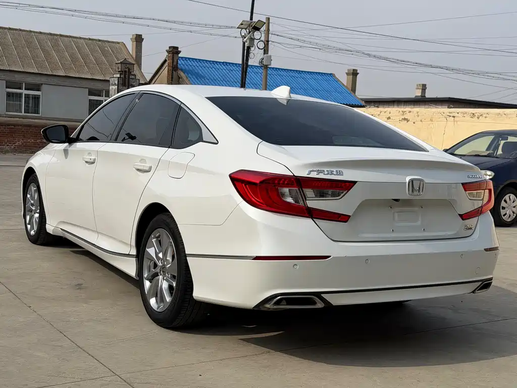 Honda Accord 2018 — фото 6