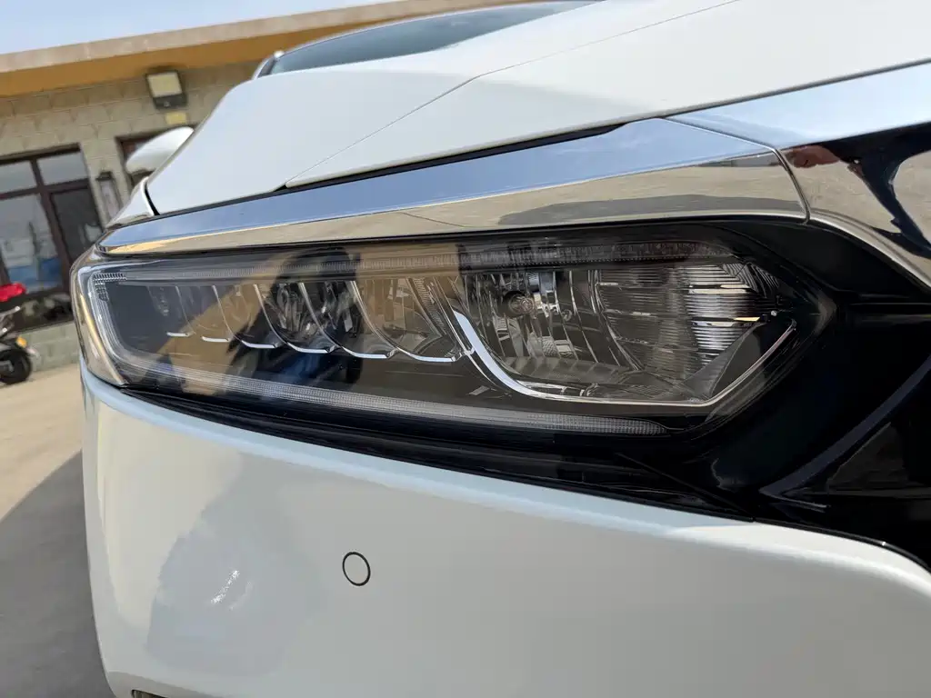 Honda Accord 2018 — фото 21