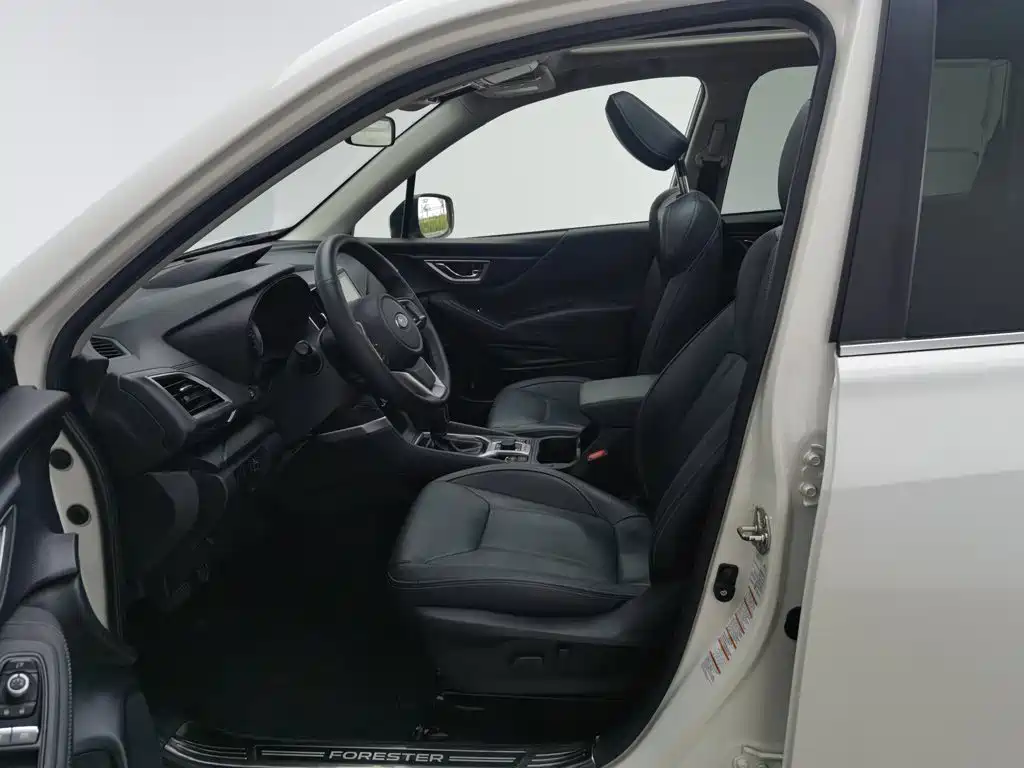 Subaru Forester 2019 — фото 10