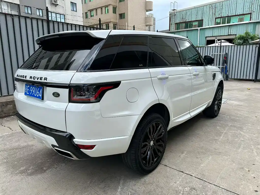 Land Rover Range Rover Sport 2017 — фото 9