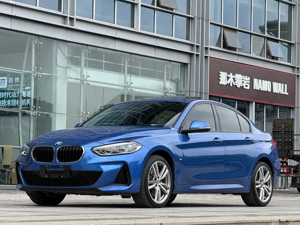 BMW 1 Series 2019 — фото 1