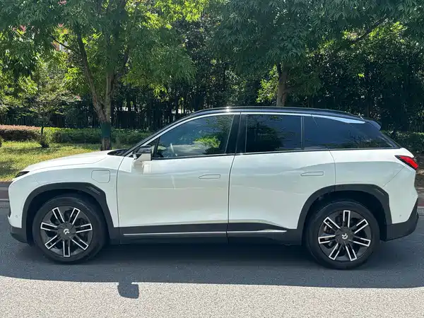 NIO ES6 2020