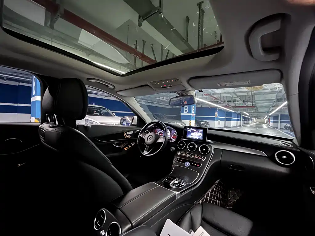 Mercedes-Benz C-Class 2018 — фото 12