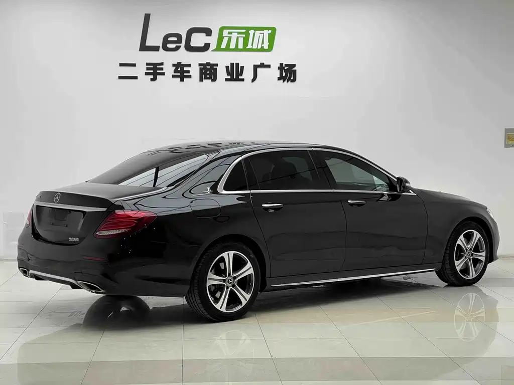 Mercedes-Benz E-Class 2017 — фото 13