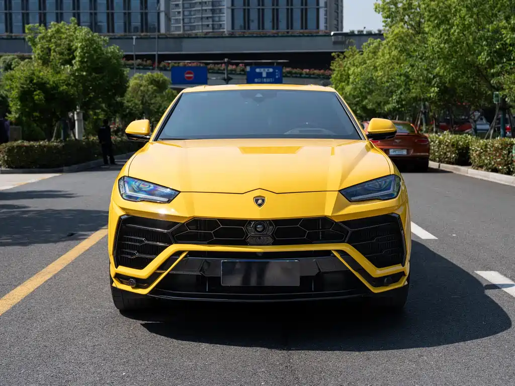 Lamborghini Urus 2020 — фото 2