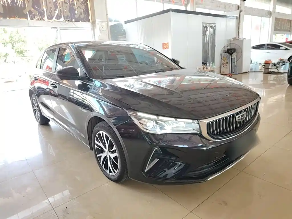Geely Emgrand 2021
