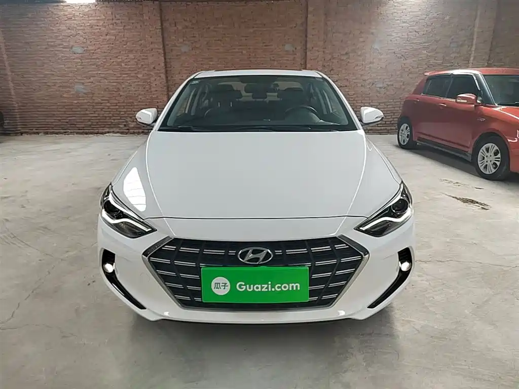 Hyundai Elantra 2020 — фото 3