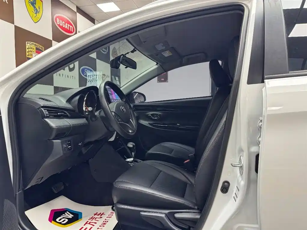 Toyota Yaris L 2023