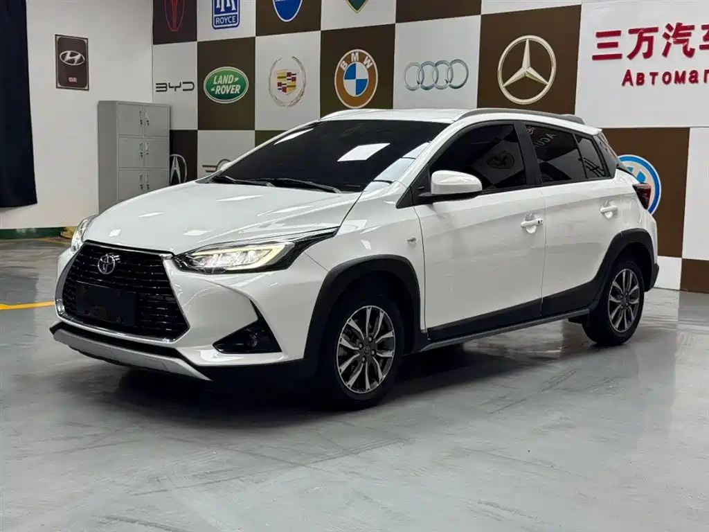Toyota Yaris L 2023